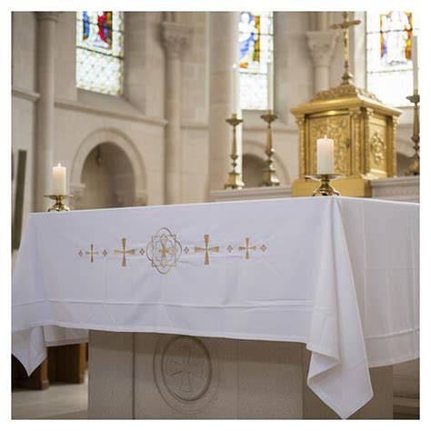 Disegno bambini altare tovaglia croce ceri