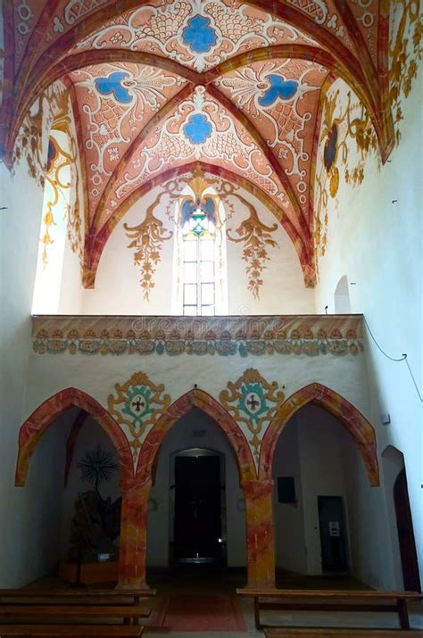 Interno chiesa monastero Cesena stucchi