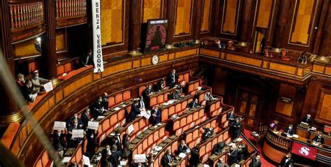 Senato italiano durante voto decreto sicurezza