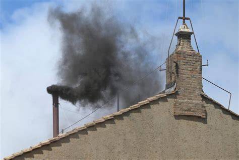 Fumata nera dalla Cappella Sistina