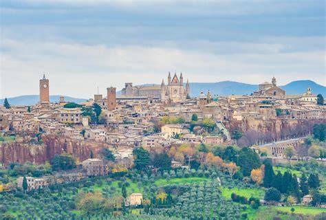 Orvieto città antica vista panoramica