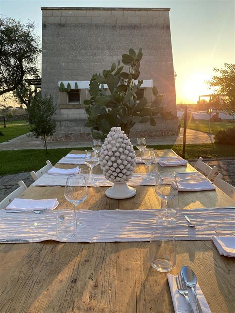 tavola apparecchiata in masseria salentina