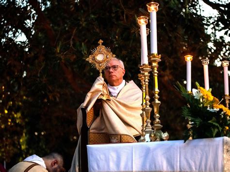 Processione eucaristica nel centro di Indianapolis