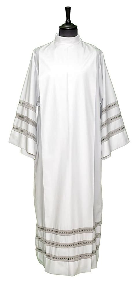 Camice liturgico bianco con merletto sul fondo