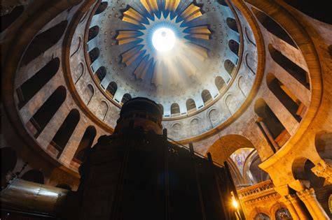Alba di Pasqua sulla Basilica del Santo Sepolcro