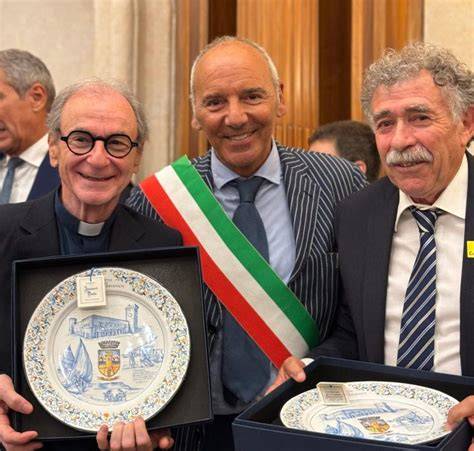 Padre Bruno Silvestrini alla cerimonia del riconoscimento