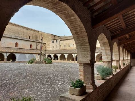 Affreschi abbazia Chiaravalle Fiastra