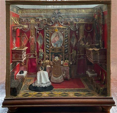 Altare votivo in miniatura con reliquiari