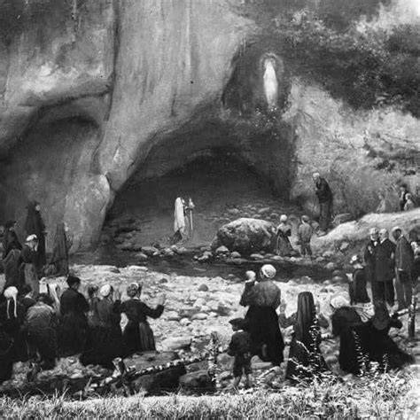 Prima apparizione nella grotta di Massabielle