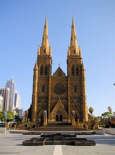 St Mary Cathedral Sydney illuminata di notte