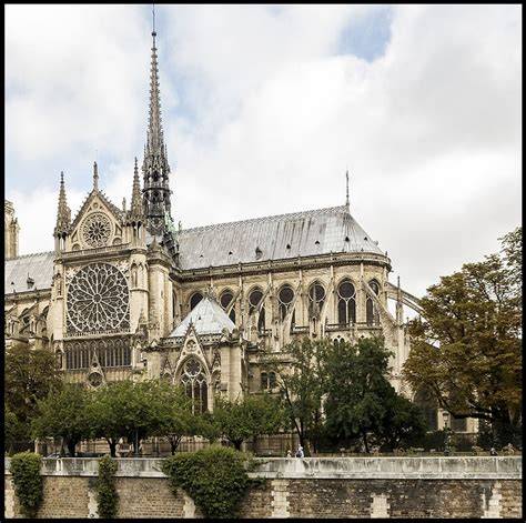 Abside di Notre-Dame vista dalla Senna