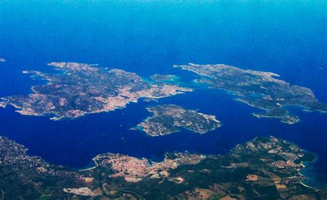 Arcipelago della Maddalena visto dalla costa
