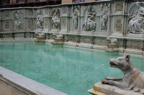 Originali della Fonte Gaia di Jacopo della Quercia
