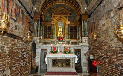 Santa Casa di Loreto durante celebrazione liturgica