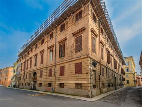 Palazzo Sacerdoti rua Muro Modena