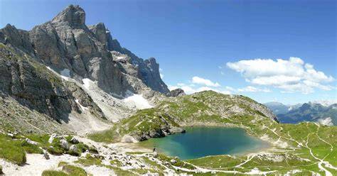 Sentiero dal lago Coldai verso Alleghe
