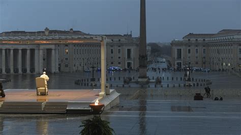 Papa Francesco Piazza San Pietro vuota 2020