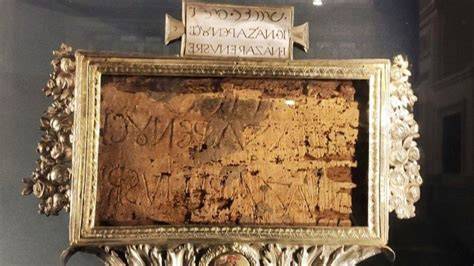 Ricostruzione del titulus crucis romano