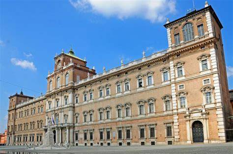 Palazzo Ducale Piazza Roma Modena