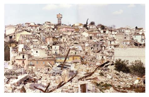 Conza dopo il terremoto del 1980