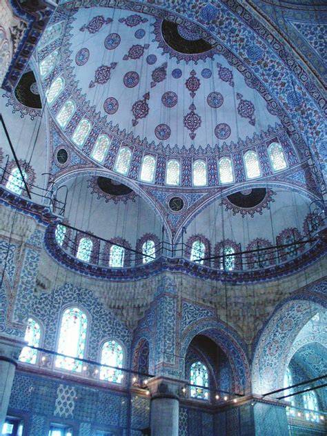 B enedetto XVI prega Moschea Blu Istanbul