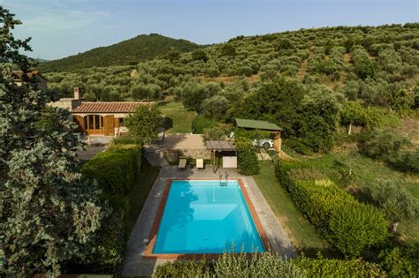 Casale toscano con piscina panoramica