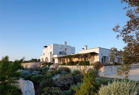 corte storica di masseria pugliese