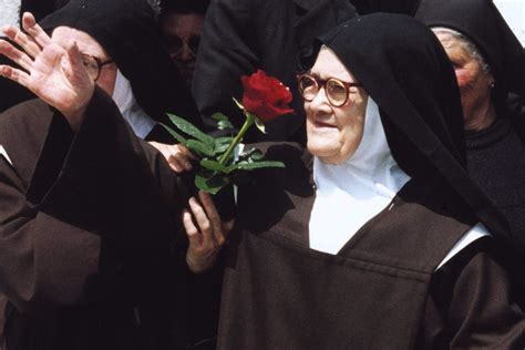 Suor Lucia anziana nel Carmelo