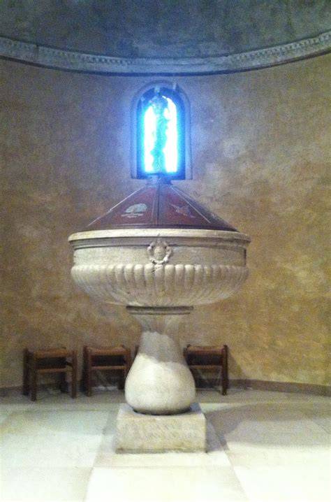 Fonte battesimale con cervi bronzei