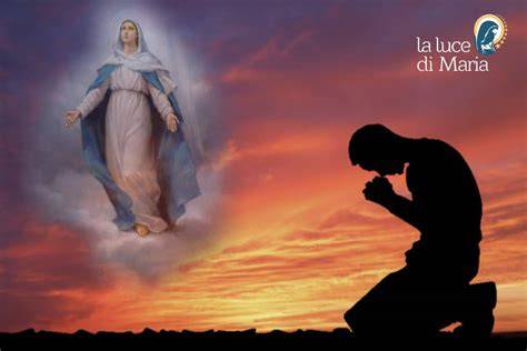 Persona che prega per il nemico