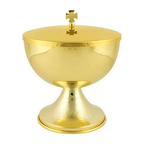 pisside liturgica sull’altare