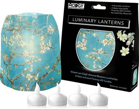 Reliquia luminosa circondata da candele