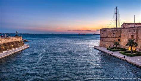 Città Vecchia di Taranto tra Mar Grande e Mar Piccolo