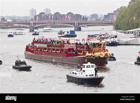 Royal River Pageant flotta Tamigi 2012