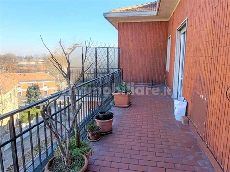 Attico con terrazzo a Novara