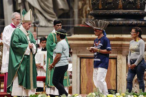 Processione al Sinodo sull’Amazzonia in Vaticano