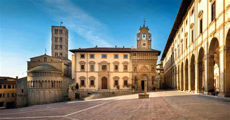Pieve di Santa Maria e Piazza Grande Arezzo