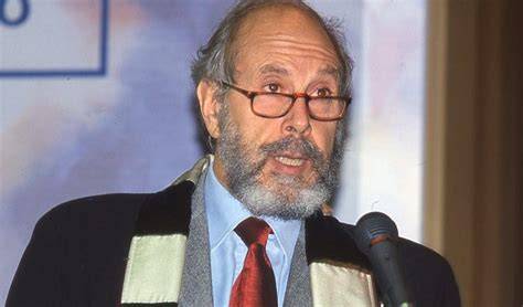 Giorgio Sacerdoti durante una conferenza