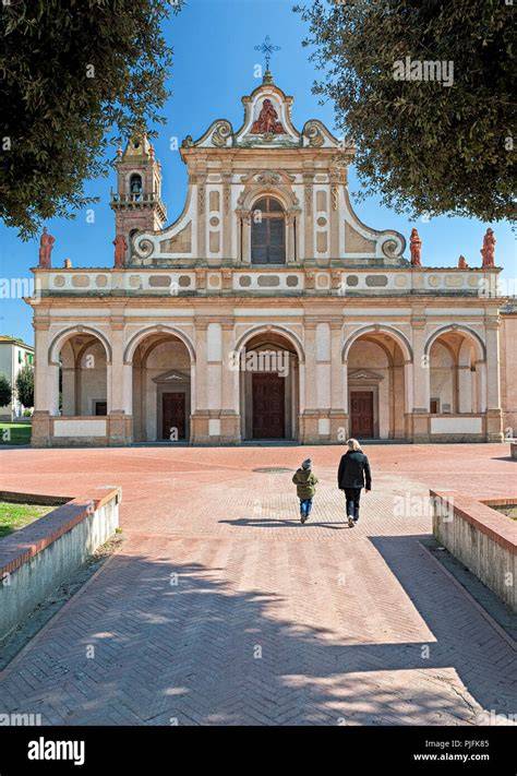 Facciata barocca del santuario