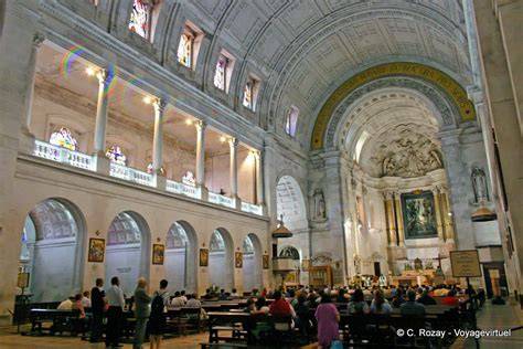 Basilica di Fatima interno altari laterali