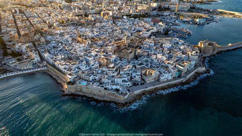 Monopoli costa e centro storico