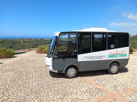 Minibus ecologico nei Giardini Barberini