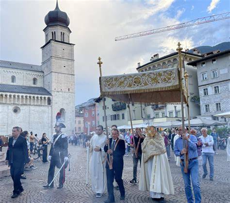 Processione Corpus Domini Trento centro storico