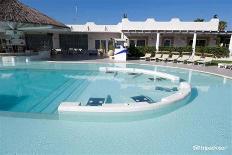 Villaggio turistico con piscina e solarium