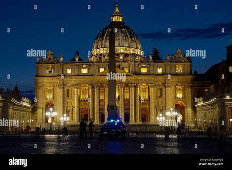 Carabinieri in piazza San Pietro