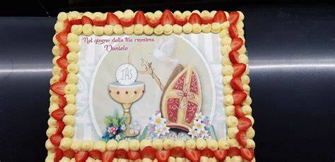 torta Cresima decorata con cialda