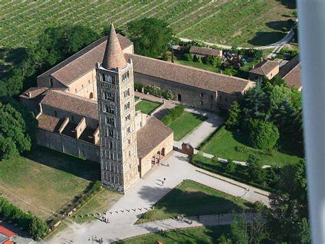 Abbazia di Pomposa vista esterna
