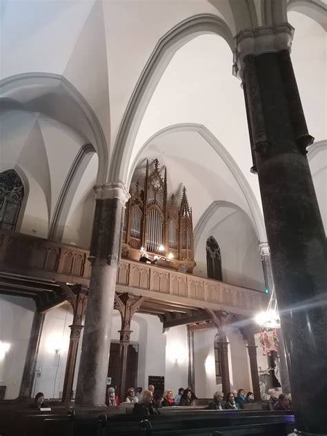 Interno chiesa luterana Trieste organo