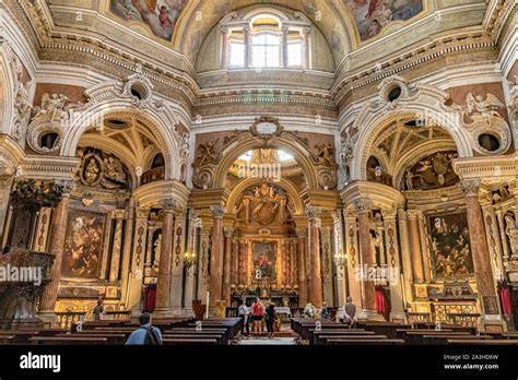 Interno barocco chiesa Immacolata Aversa
