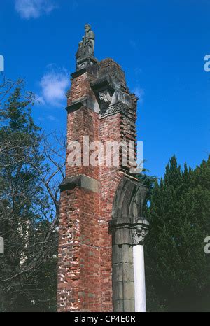 Rovine Cattedrale Urakami dopo bombardamento